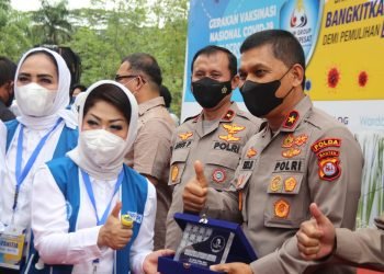 Wakapolda Banten Dampingi Dirbintibmas Baharkam Polri Tinjau Vaksinasi Nasional