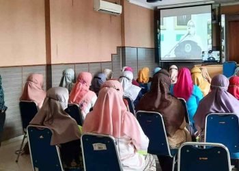 Dharma Wanita Persatuan Kemenag Tangsel Ikuti Webinar Nasional Hari Ibu 2021