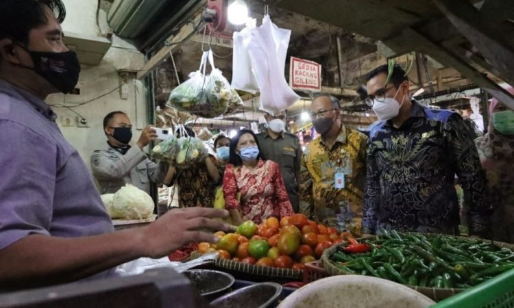 Pilar Saga Ichsan Sidak Pasar Serpong dan Pasar Modern BSD, Harga Cabai Semakin Pedas