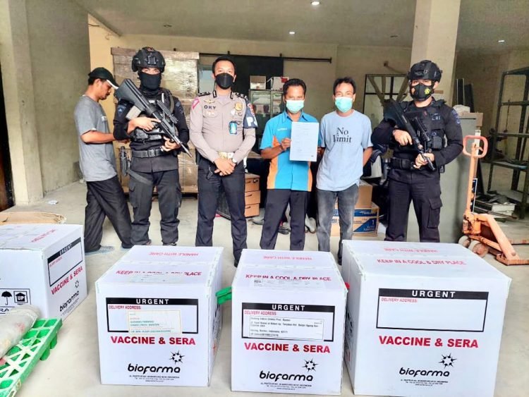 Guna Percepatan Vaksinasi, Ditlantas Polda Banten Kawal Pendistribusian Vaksin Covid-19