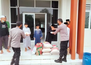 Jumat Berkah, Personel Biro Rena Polda Banten Peduli Anak Yatim Salurkan Paket Sembako ke Yayasan Imam Syafi’i