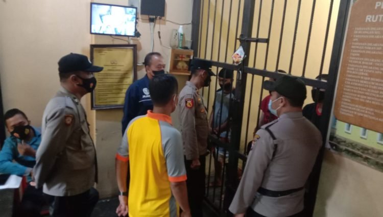 Pastikan Tahanan Sehat dan Lengkap, Pawas Polres Lebak kontrol Ruang Tahanan