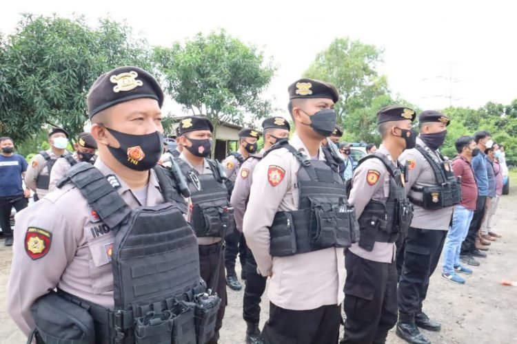 Polres Cilegon Laksanakan Apel Kesiapan Pengamanan Unjuk Rasa Buruh Kota Cilegon Ke Provinsi