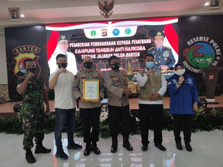 Polres Serang berhasil menyabet Juara 1 Lomba Kampung Tangguh Anti Narkoba