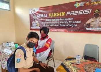 Tim Rev@co Siedokes Polres Cilegon Polda Banten Gerai Vaksin Presisi 300 vaksin