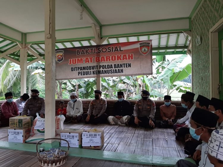 Tim Warung Jumat Barokah Ditpamobvit Polda Banten Salurkan Paket Sembako Ke Ponpes Turus Kerese