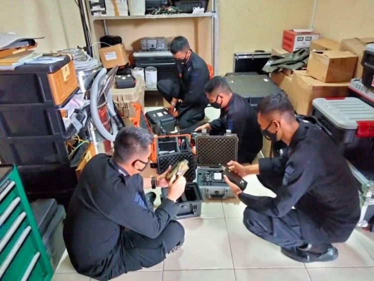 Tingkatkan Kemampuan, Personel Gegana Brimob Banten Gelar Latihan dan Perawatan Peralatan