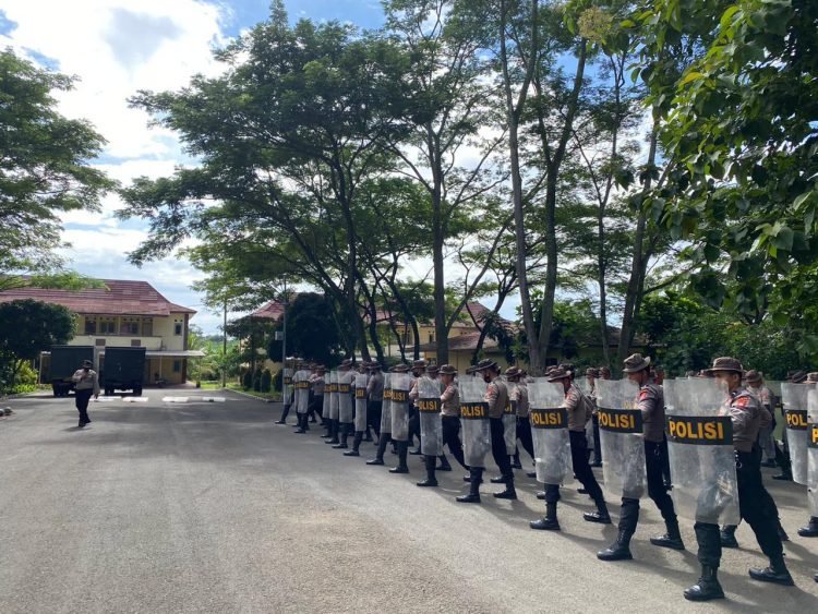 Tingkatkan Kompetensi Bintara Remaja, Ditsamapta Polda Banten Latih Kemampuan Pengendalian Massa