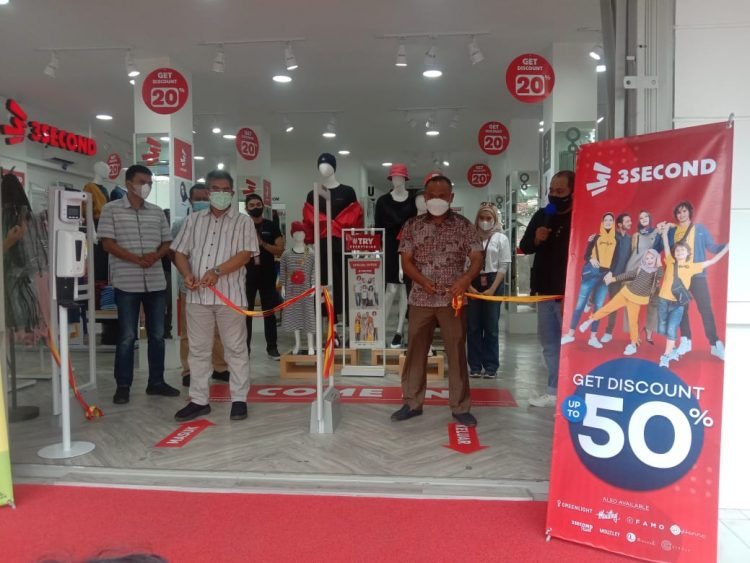3Second Family Store Kini hadir di Ciledug
