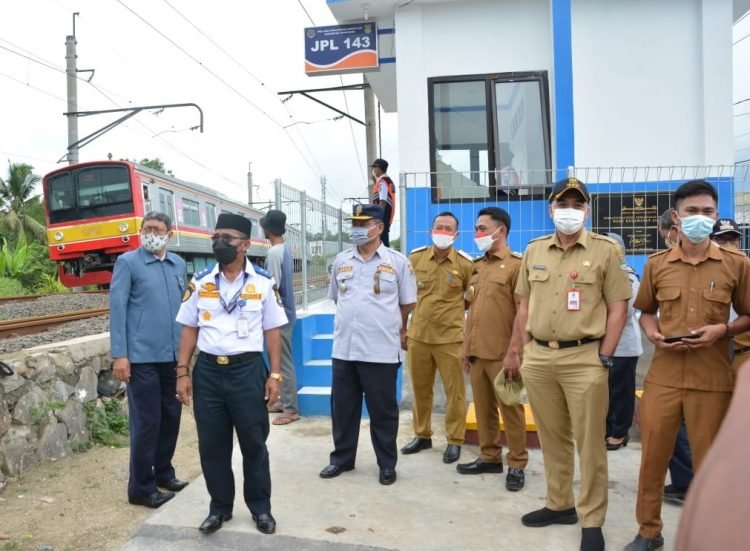 Bupati Zaki: Jangan Terobos Palang Pintu KA