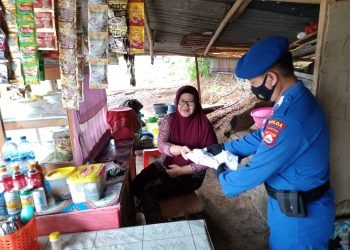 Cegah Penyebaran Covid-19 di Wilayah Pesisir, Ditpolairud Polda Banten Bagikan Masker di Pulorida