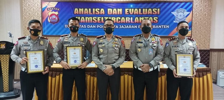 Dirlantas Polda Banten Pimpin Anev Kamseltibcar Lantas Bulan Desember dan Tahun 2021