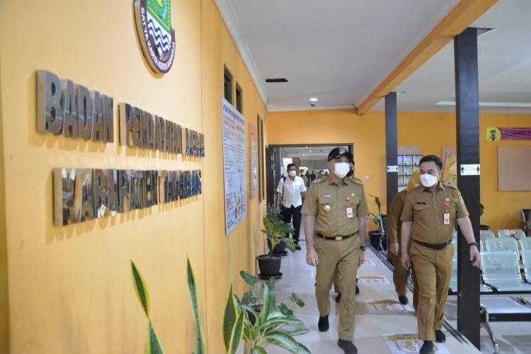 Hari Pertama 2022, Bupati Zaki Sidak Kantor Dinas