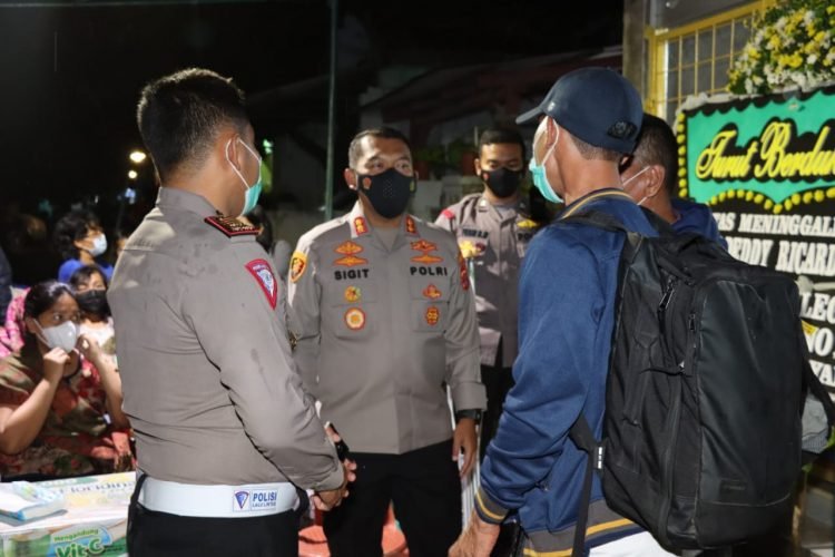 Kapolres Cilegon Sambangi Rumah Duka Warga Cilegon Korban Lakalantas Di Balikpapan