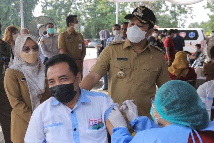 Pemkot Tangerang Siapkan 600 Dosis Vaksin Booster untuk Sopir dan Ojol