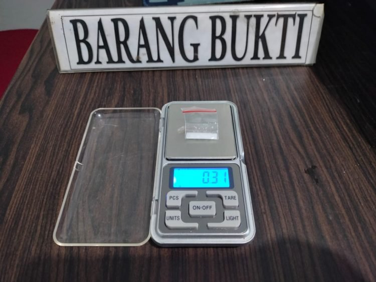 Pengembangan kasus pengedar narkotika jenis sabu sabu diamankan satuan reserse narkoba Polres Cilegon Polda Banten