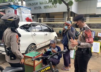 Personel Ditsamapta Polda Banten Patroli Sepeda di Kota Serang