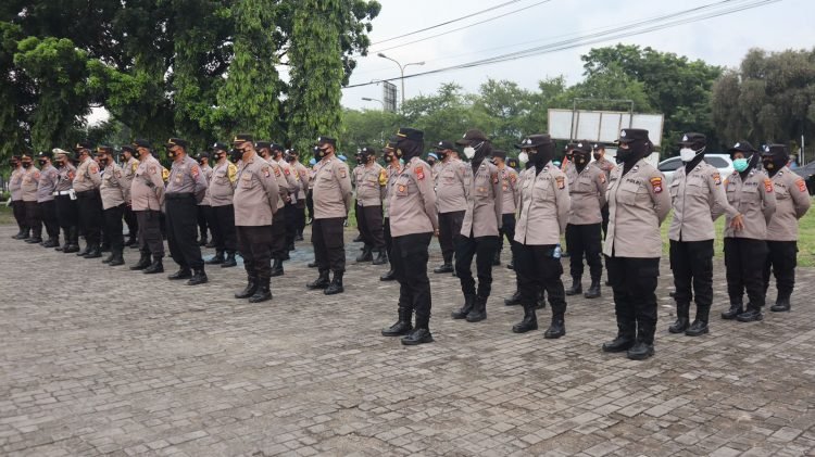 Polwan Polres Cilegon Laksanakan Apel Pengamanan Pemberangkatan  Aksi Unras Ke KP3B Serang