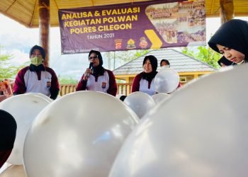 Polwan Polres Cilegon Polda Banten Laksanakan Giat Evaluasi dan Silahturahmi Demi Menjalin Kekompakan Antar Polwan