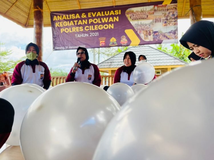 Polwan Polres Cilegon Polda Banten Laksanakan Giat Evaluasi dan Silahturahmi Demi Menjalin Kekompakan Antar Polwan
