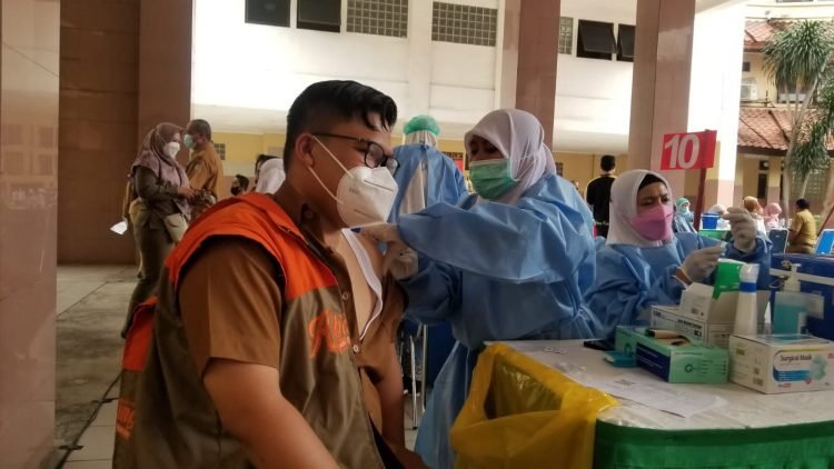 Ribuan Pegawai Pemkot Tangerang Sudah Divaksin Booster