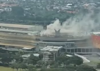 Terlihat Kepulan Asap, Mall @Alamsutera Kebakaran?