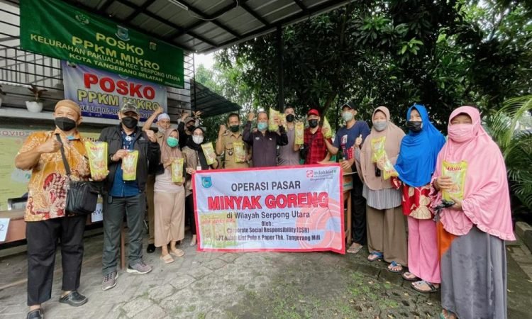 Operasi Minyak Goreng Murah Indah Kiat Tangerang di Serpong Utara Disambut Antusias Masyarakat