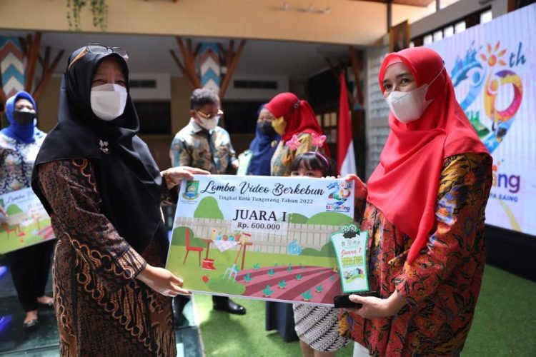 Di HUT ke-29, Pemkot Tangerang Serahkan Serangkaian Penganugerahan dan Hadiah Lomba