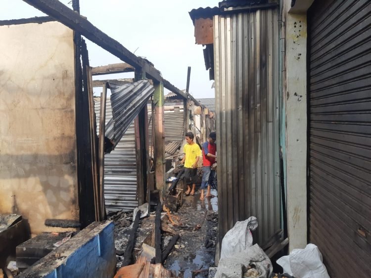 Diduga Korsleting, Pasar Gembong Kabupaten Tangerang Habis Dilahap Api