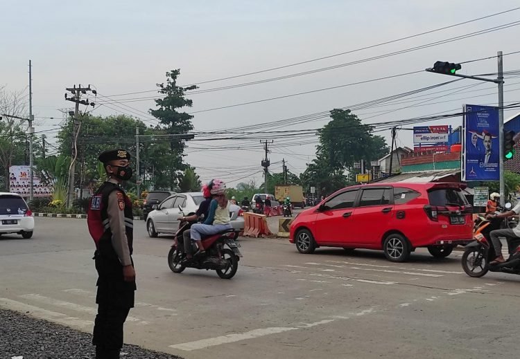 Ditsamapta Polda Banten Laksanakan Pengaturan Lalu Lintas Ciptakan Kamsertibcarlantas