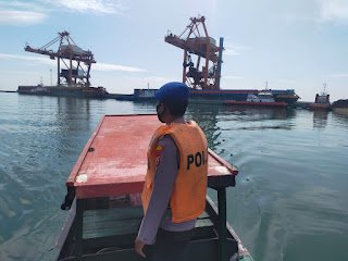 Satpolairud Polresta Tangerang Polda Banten Imbau Masyarakat dan Nelayan Tidak Memancing Di Areal Obvitnas PLTU III Banten