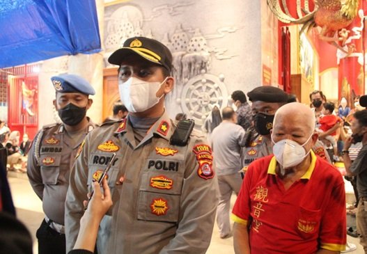 Wakapolres Lebak Pimpin Pengamanan Perayaan Malam Tahun Baru Imlek 2573 di Vihara Avalokitesvara Rangkasbitung