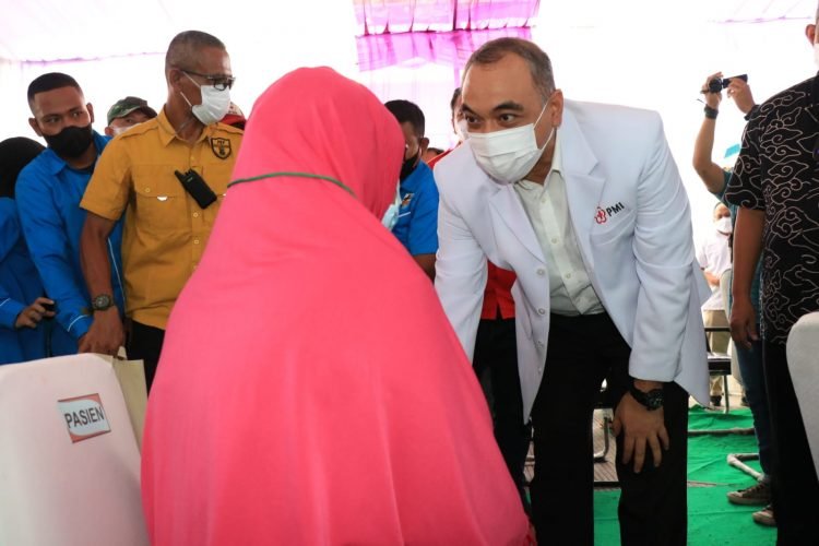 Bupati Zaki Hadiri Operasi Katarak Gratis di RSU Pakuhaji