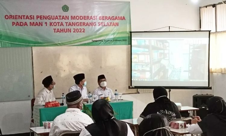 Kakanwil Kemenag Banten Berikan Orientasi Penguatan Moderasi Beragama di MAN 1 Tangsel
