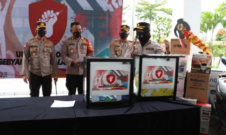 Polres Tangsel Undi Doorprize Vaksinasi Lansia Dosis 2