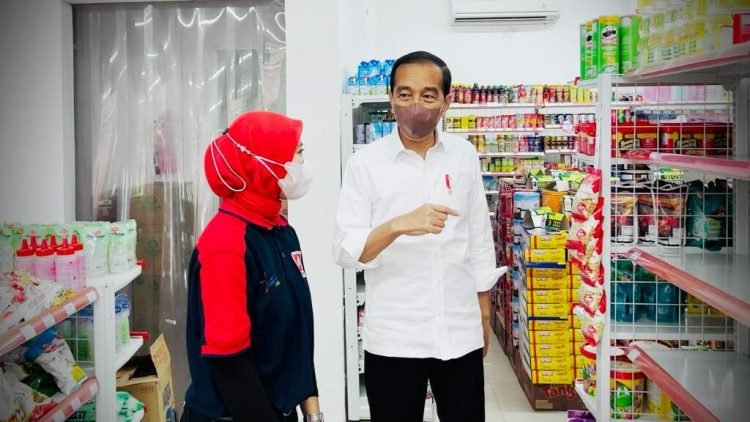Presiden Cek Ketersediaan Minyak Goreng di Sejumlah Lokasi di Yogyakarta