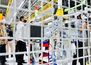 Presiden Jokowi Luncurkan Mobil Listrik Pertama yang Dirakit di Indonesia