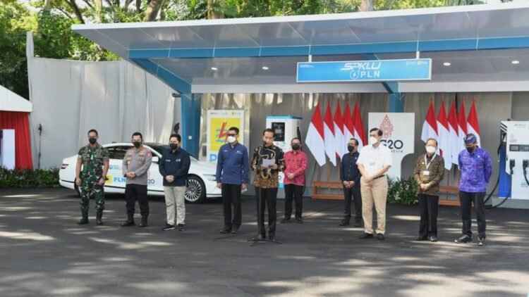Presiden Jokowi Resmikan SPKLU Ultra Fast Charging Pertama di Indonesia
