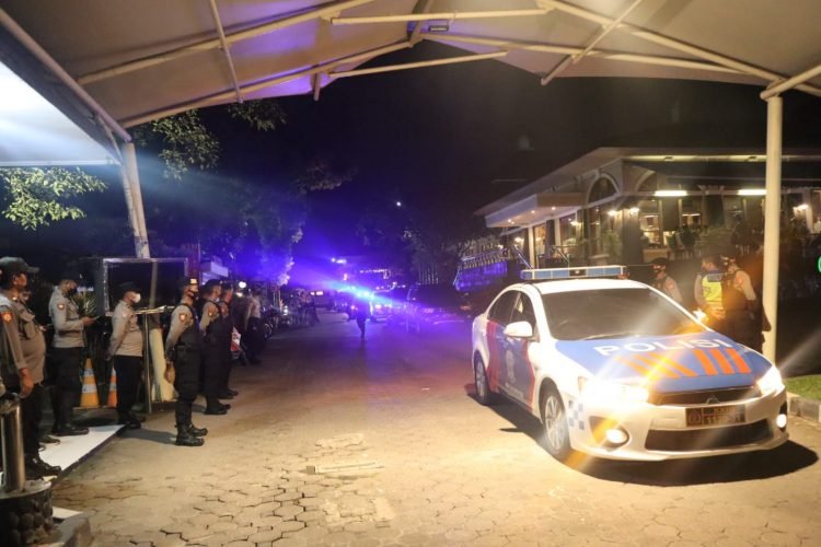 Satlantas Polres Cilegon Polda Banten Kawal Kunjungan Menteri Agama