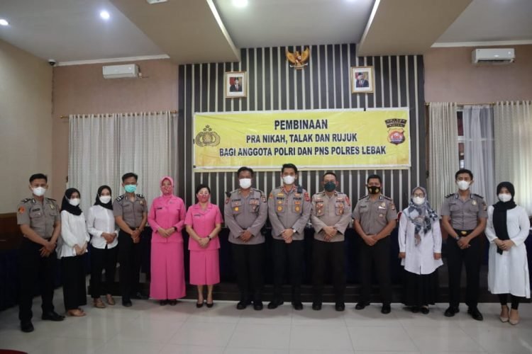 Wakapolres Lebak Berikan Pembekalan Pra Nikah kepada Empat Pasangan Personil Polres Lebak