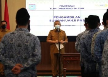 Benyamin Davnie Pimpin Sumpah Jabatan PNS Baru