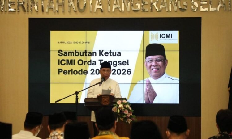 Wali Kota Benyamin Davnie Dilantik Jadi Ketua ICMI Orda Tangsel Periode 2021-2026