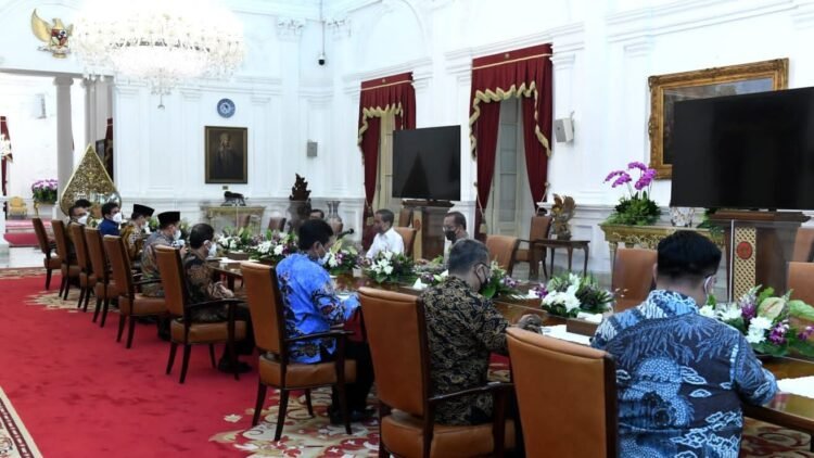 Presiden Jokowi Terima Laporan Tahunan 2021 Ombudsman RI