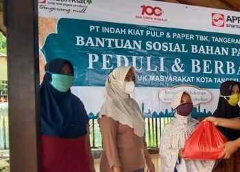 1.300 Warga di Kabupaten Tangerang dan Tangsel Dapat Paket Sembako Gratis dari PT Indah Kiat Tangerang