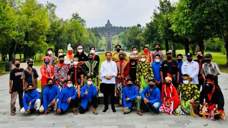 Tinjau Candi Borobudur, Presiden Ingin Ajang Seni Dirutinkan untuk Tarik Wisatawan