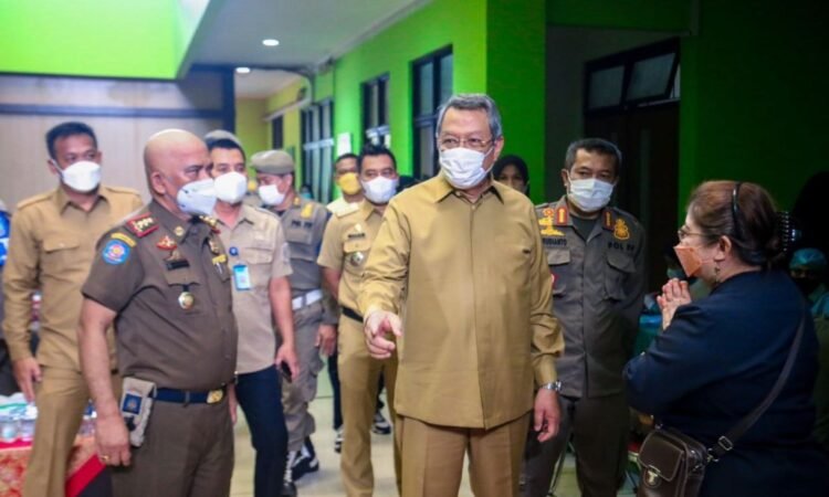 Wali Kota Benyamin Davnie Tinjau  Amal Donor Darah Satpol PP Tangsel