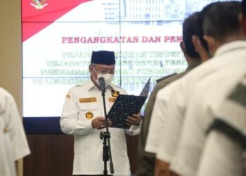 Tingkatkan Kinerja, Wali Kota Benyamin Davnie Lantik 79 Pejabat