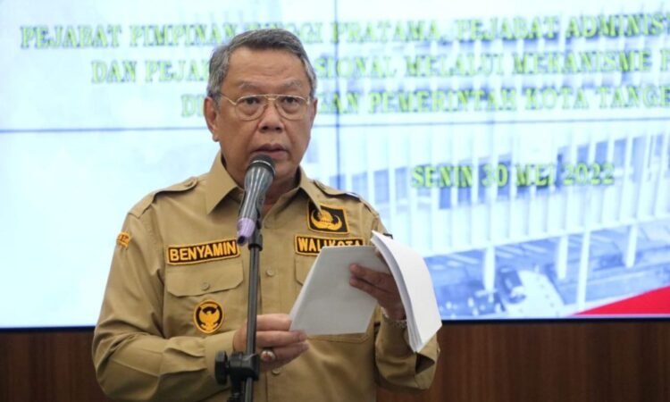 Penyederhanaan Birokrasi, Wali Kota Tangsel Lantik 301 Pejabat Fungsional