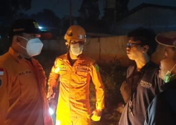 Anak 4 Tahun Di Kota Tangerang Terseret Arus Kali Sabi, Puluhan Personil Diterjunkan