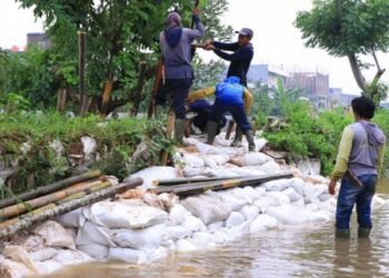 Dua Tanggul Jebol, 11 Titik Di Kota Tangerang Kebanjiran